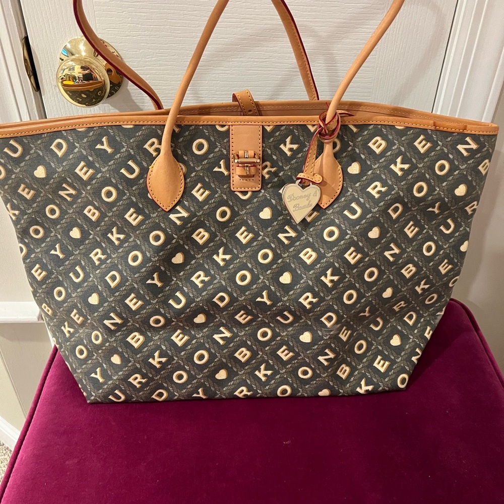 Dooney & Bourke Tote tan and Dark Grey